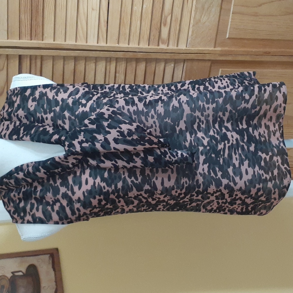 Cabi Sleeveless 9 To 5 Pink & Black Camo Career Blouse with Tie S